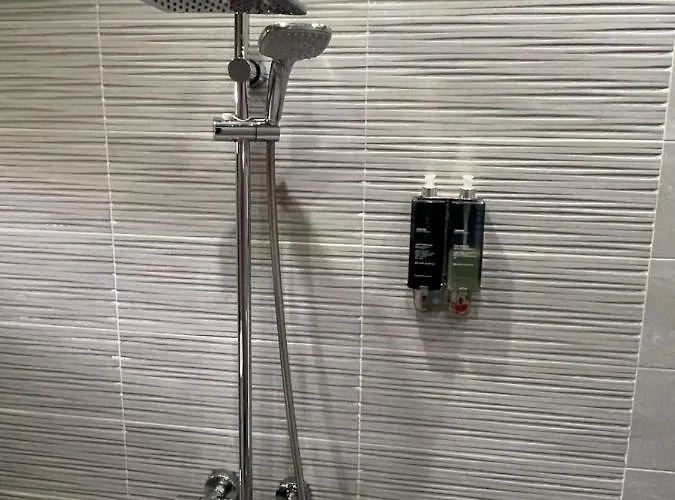 ヴィラ Angliiska アルバナシ